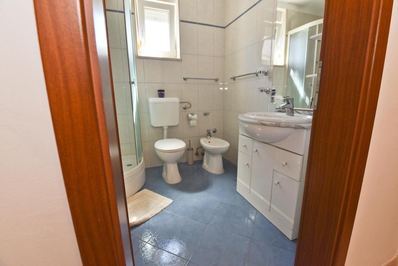 Apartment Nelly- Self Check-In Zadar Exteriör bild
