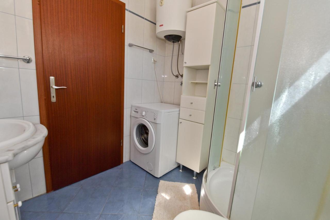 Apartment Nelly- Self Check-In Zadar Exteriör bild