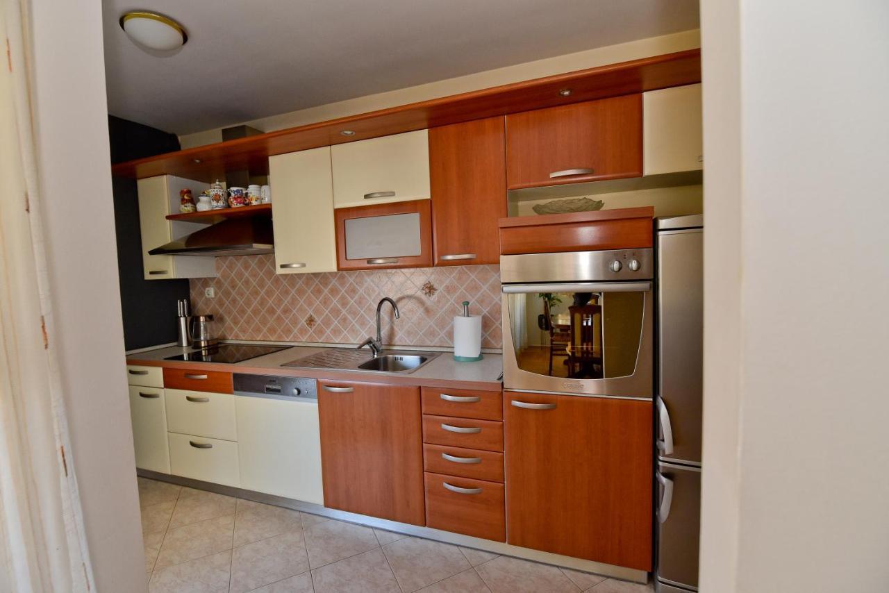 Apartment Nelly- Self Check-In Zadar Exteriör bild