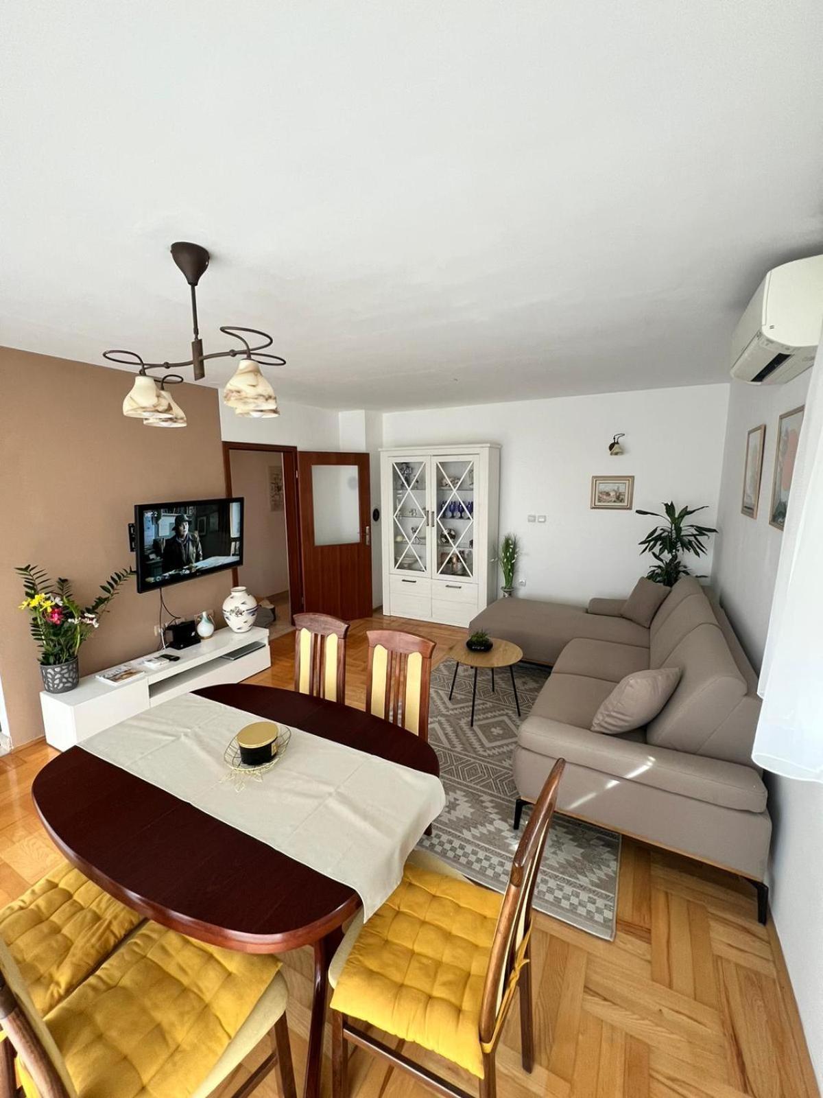 Apartment Nelly- Self Check-In Zadar Exteriör bild